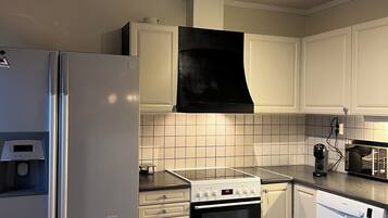 Mikroaaltouuni, uuni, liesi, astianpesukone