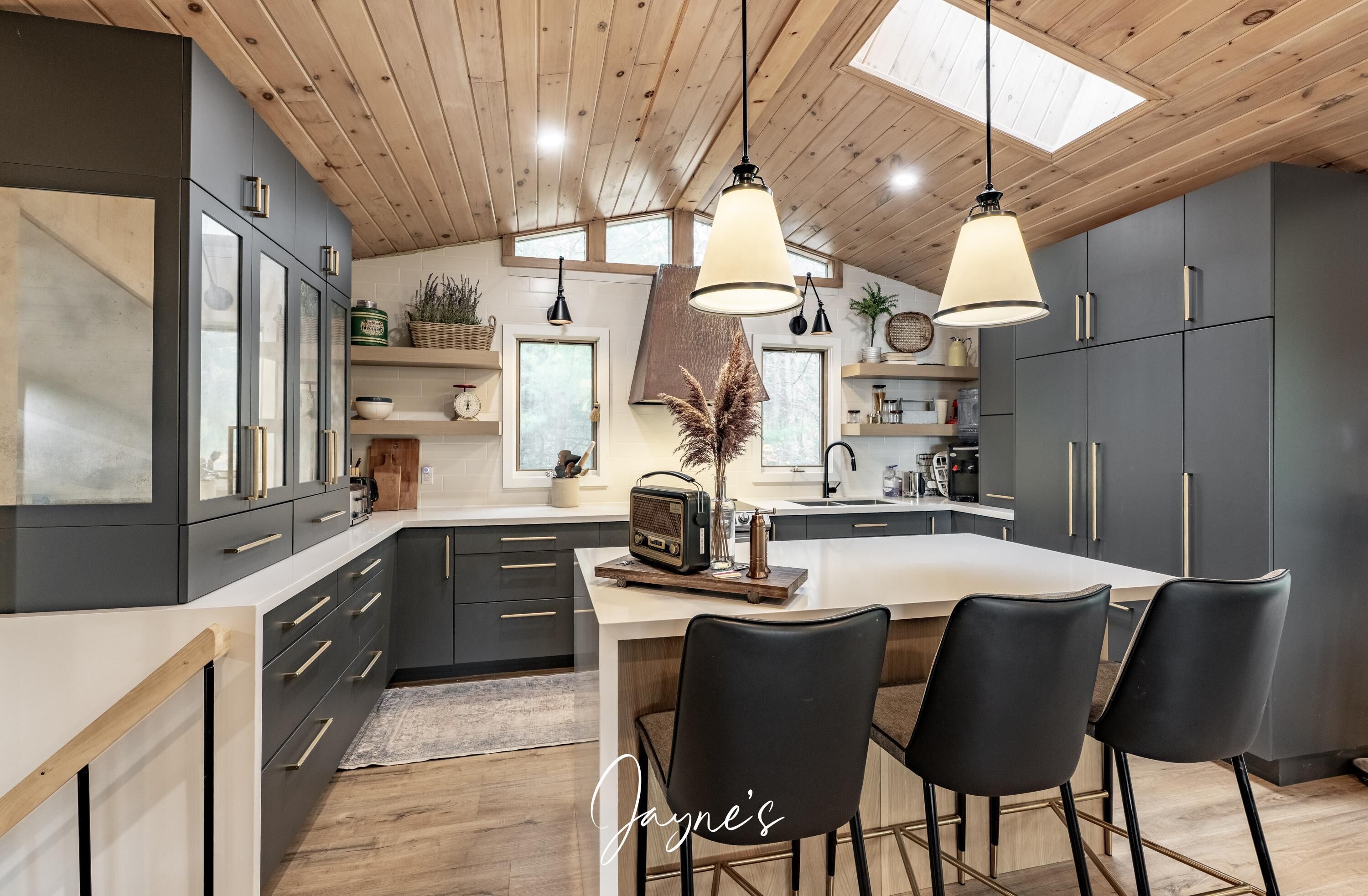 ثلاجة، ميكروويف، فرن، موقد طهي مسطح