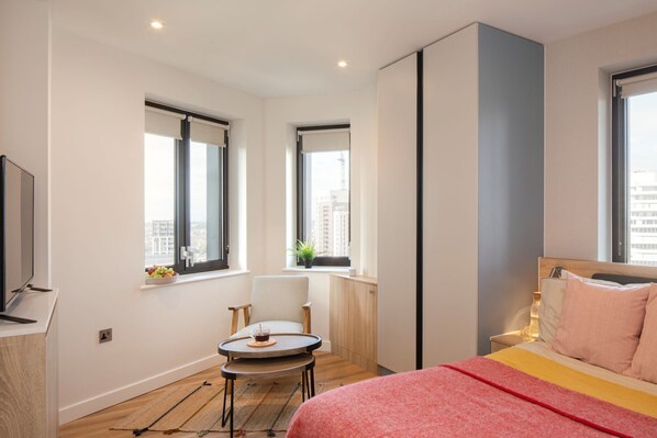 Studio, Non Smoking, City View | Living area - Enclave Croydon (Croydon)