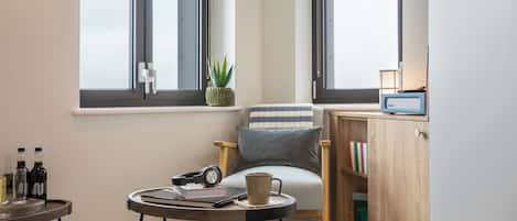 Estudio, para no fumadores, vista a la ciudad | Área de sala de estar