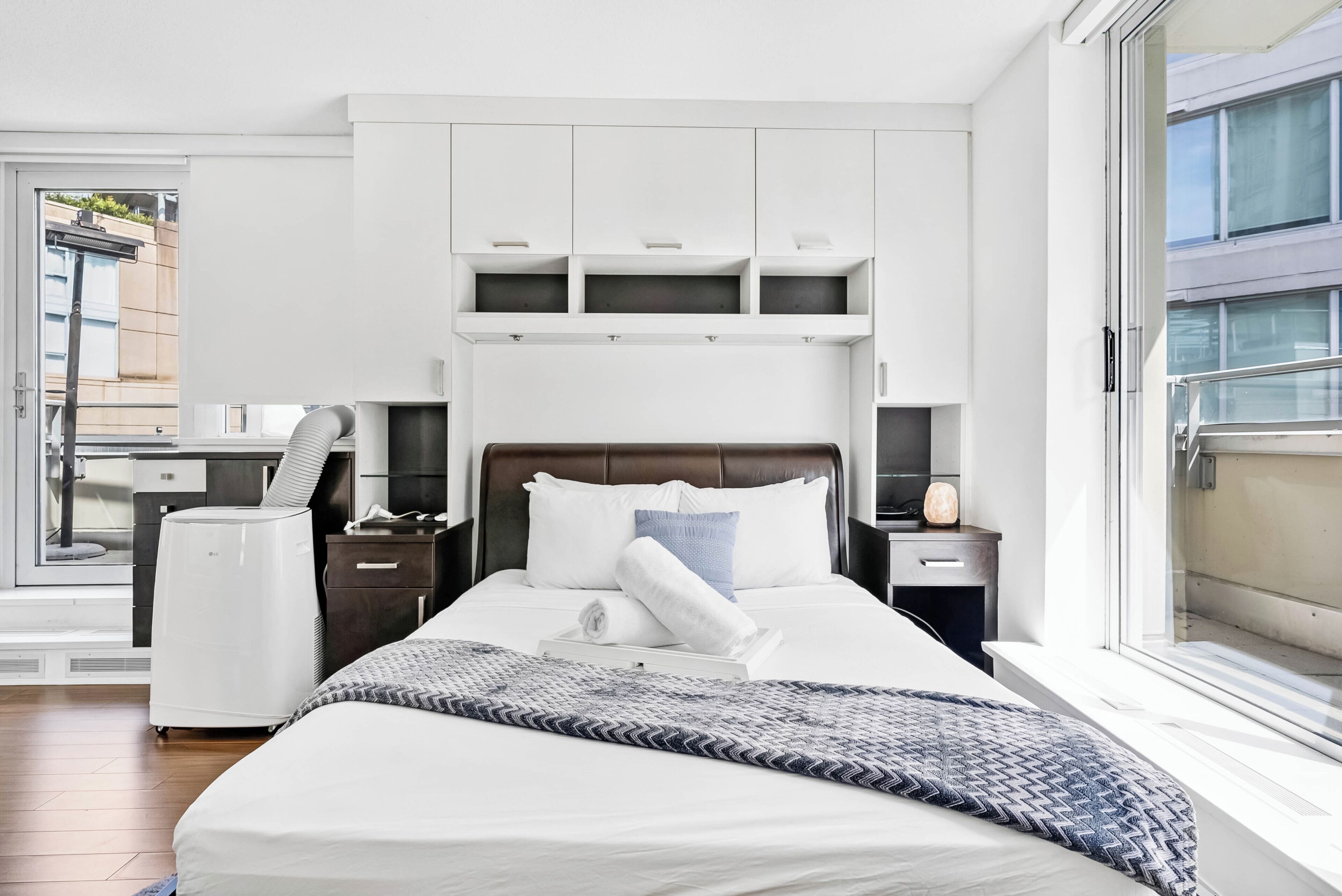 5 bedrooms, in-room safe, desk, iron/ironing board