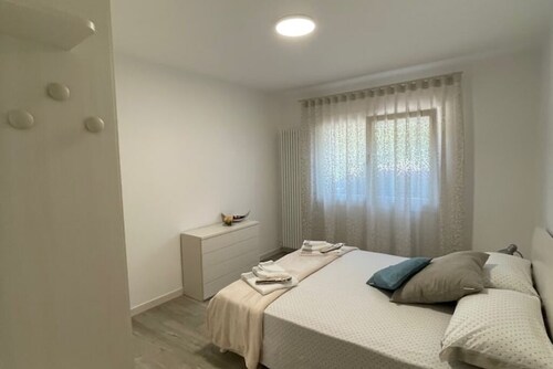 Sisila Leases - John Home