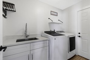 Exterior - 419 El Dorado Pkwy W (Cape Coral)