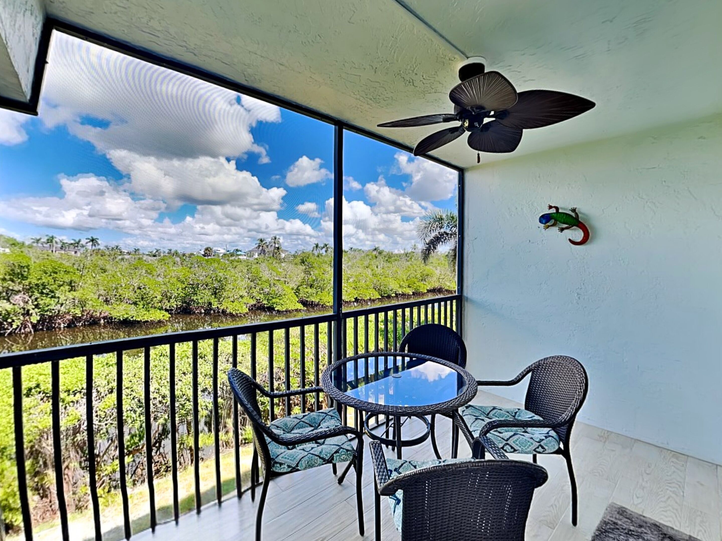Condo (2 Bedrooms) | Outdoor dining
