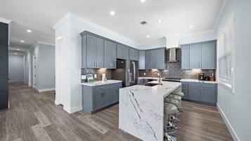 House (3 Bedrooms) | Property amenity