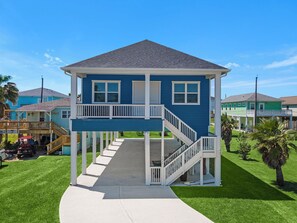 House (3 Bedrooms) | Property amenity - Beachside Serenity (Galveston)