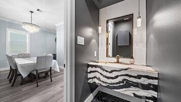 House (3 Bedrooms) | Property amenity