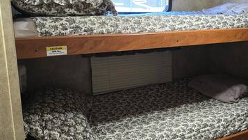 2 makuuhuonetta, ilmainen Wi-Fi, vuodevaatteet