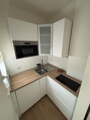 Microwave, stovetop