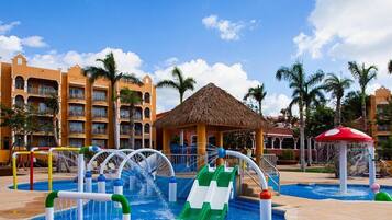 3 albercas al aire libre