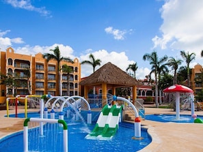 3 albercas al aire libre