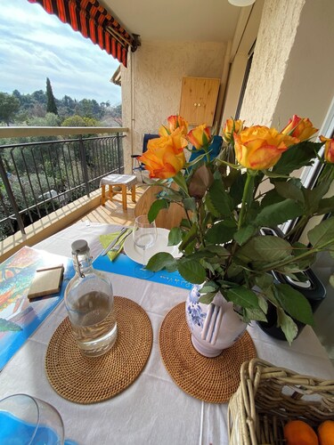 Cosy apartment between sea and mountains...