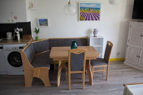Cosy apartment between sea and mountains...