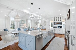 Talo, useita sänkyjä (Sea La Vie Seaside) | Yksityinen keittiö