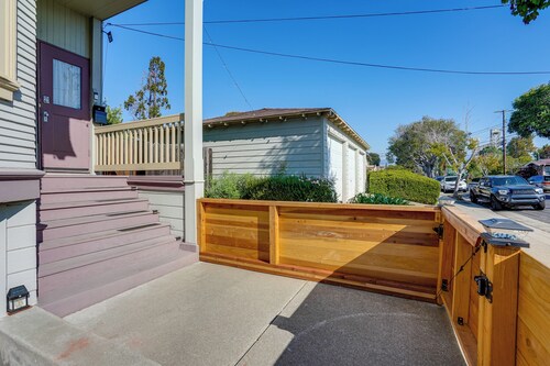 Pet-Friendly Condo < 2 Mi to Alameda Beach!