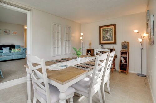 Relax in Hot Tub, Walk to Springs: North Port Home