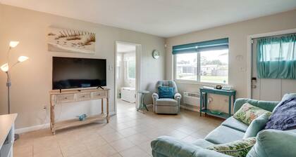 Relax in Hot Tub, Walk to Springs: North Port Home