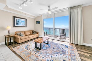 Leilighet, 1 kingsize-seng med sovesofa (Tidewater 906) | Oppholdsområde