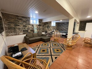 Living area - Lazareto 148 Hostel (Funchal)