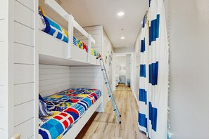 1 soverom, strykejern/-brett, internettilgang og sengetøy