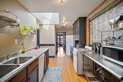 Charming 2-bedroom building in Pueblo