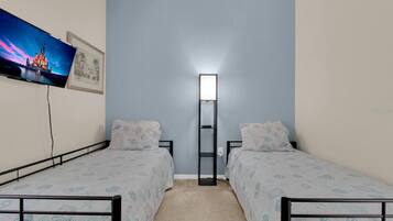 Bügeleisen/Bügelbrett, WLAN, Bettwäsche