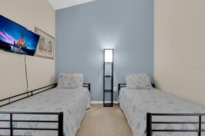 Bügeleisen/Bügelbrett, WLAN, Bettwäsche