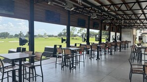 Outdoor dining - Discover Your Family Retreat in Southern Dunes (Haines City)