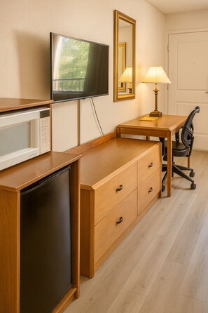 Desk, laptop workspace, free WiFi