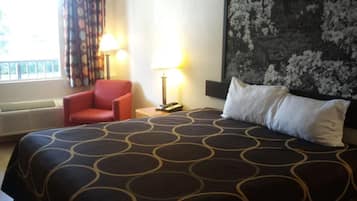 Kamar Standar, 1 Tempat Tidur King, Bebas Asap Rokok, AC | Meja kerja, ruang kerja ramah laptop, dan Wi-Fi gratis