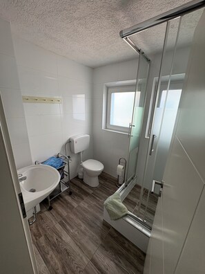 Handtücher, Seife, Toilettenpapier