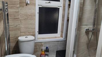 Shower, towels