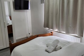 2 bedrooms, free WiFi, bed sheets - Dagenham - House - Stay5 - Parking - Greatlocation (Dagenham)