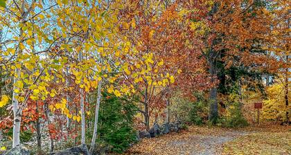 Mountainside condo w/ pool & rec room; walk to ski lifts & town