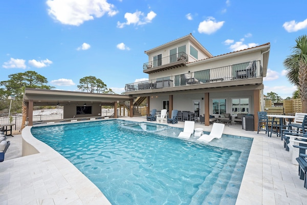 Villa Perdido - Heated Pool, spa, splash pad and swim up bar.