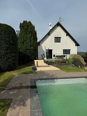 Outdoor pool, a heated pool