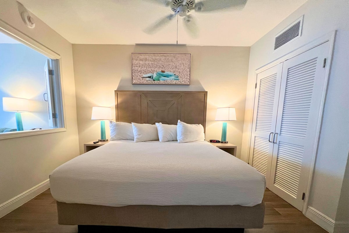 WiFi (free), bed sheets