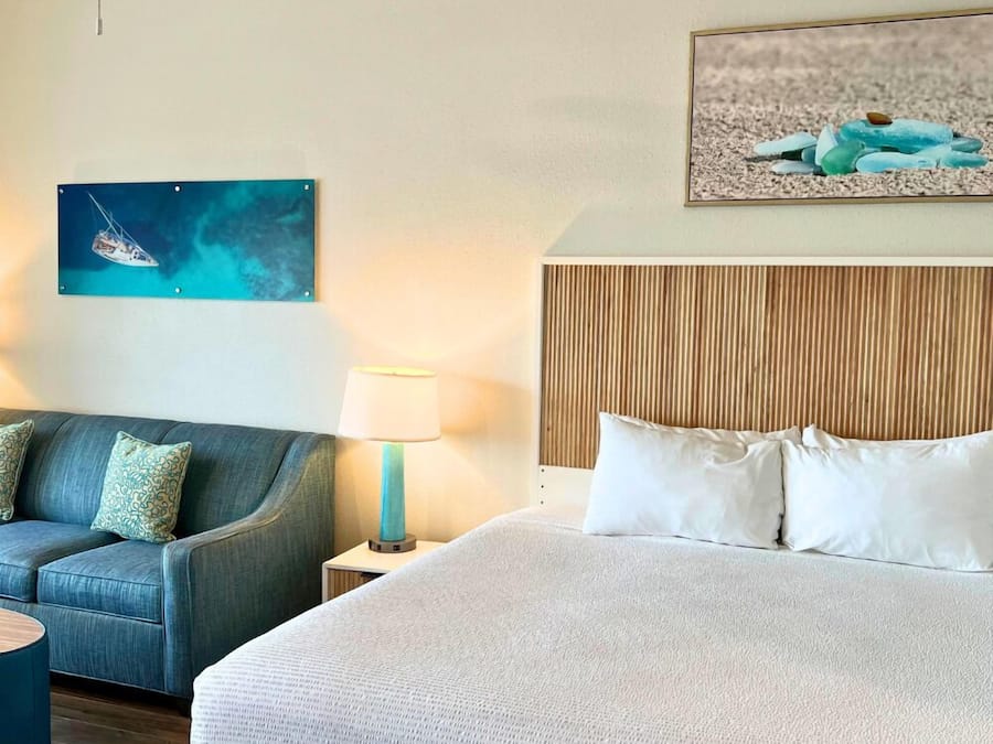 WiFi (free), bed sheets