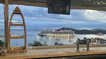 Breakfast, lunch, brunch served; pool views