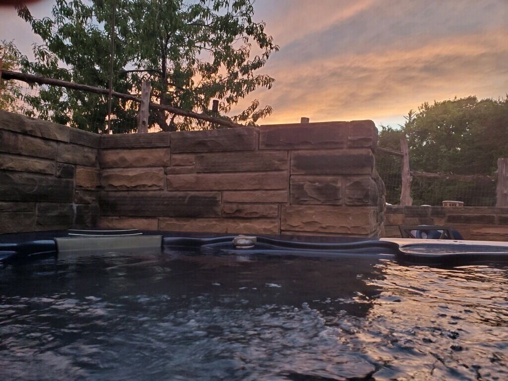 Tina de hidromasaje al aire libre