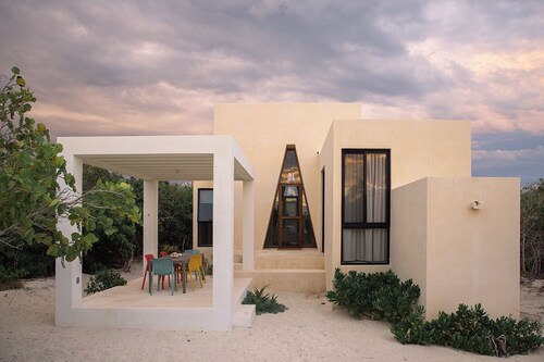 KatNap Sisal : Solar-powered Beachfront Retreat