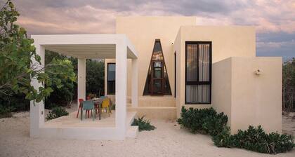 KatNap Sisal : Solar-powered Beachfront Retreat