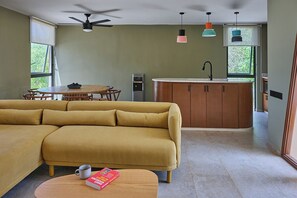 Smart TV, books, stereo