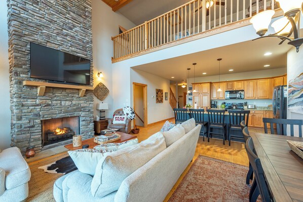 TV, fireplace
