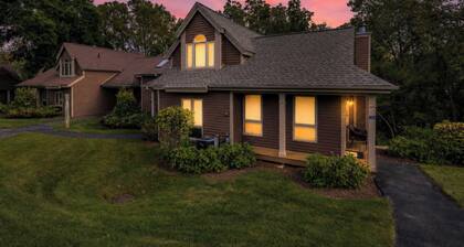 Cozy 2 BR with Fireplace | Sleeps 5 |