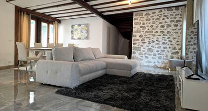 Duplex in the city center.5m from the central station of montreux.