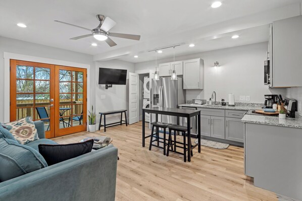 المنشأة من الداخل