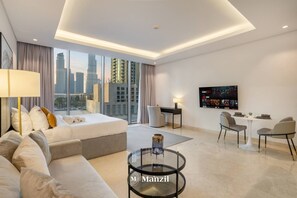Room - Spacious Studio in Business Bay w Burj View (Dubai)