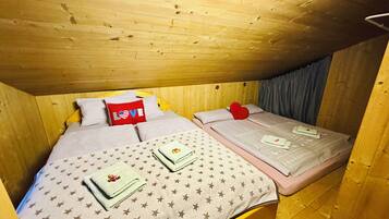 3 Schlafzimmer, Reisekinderbett, kostenloses WLAN, Bettwäsche