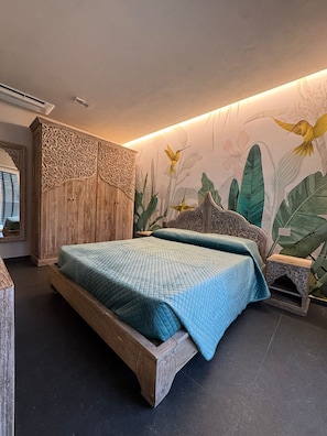 Espacio para trabajar con laptop y wifi gratis